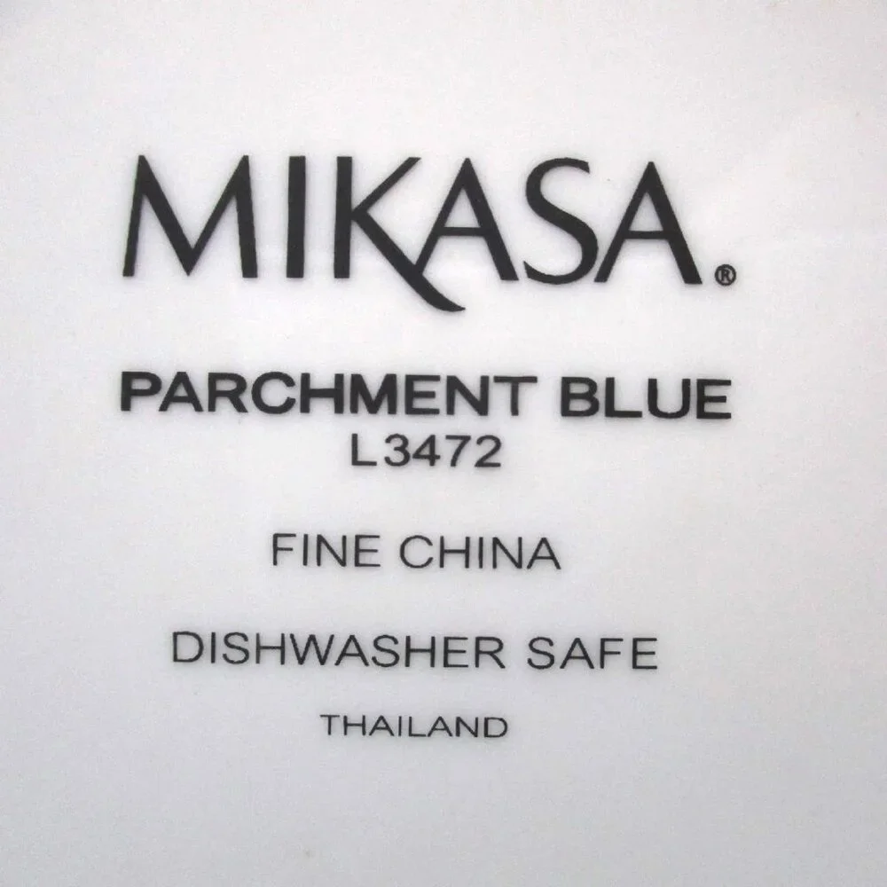 new in box Mikasa Blue Parchment Fine China Dinnerware L3275 5-pc Place Setting
